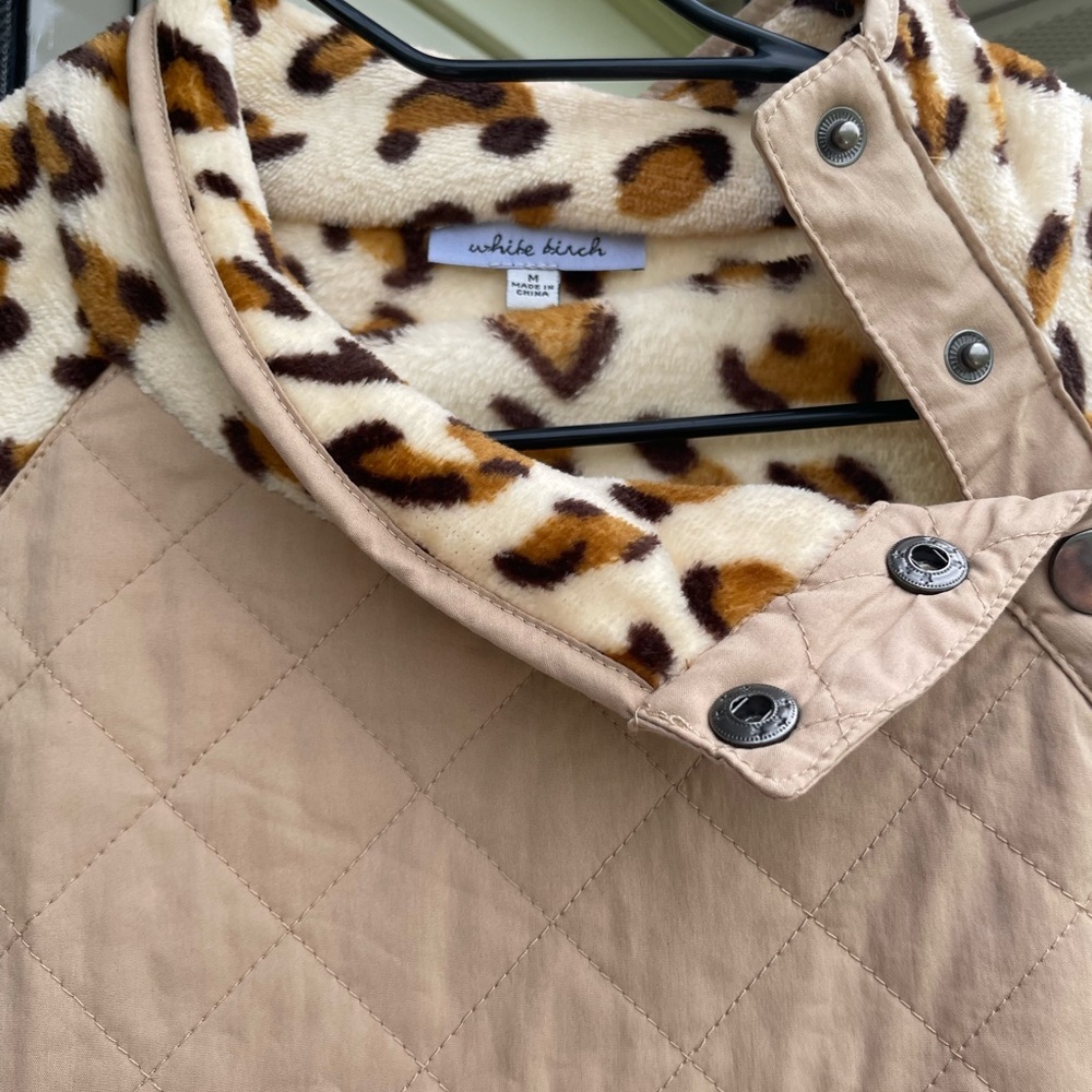 White Birch Leopard Print Quilted Top - Picture 3 of 3